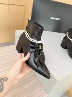 Chanel Bow Pearl Chain Thick High Heel Mid-High Fashion Boots Women’s Pointed Toe Back