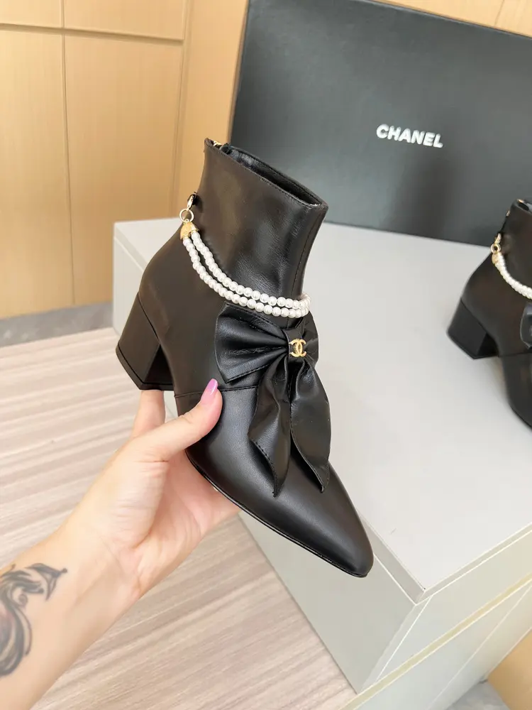 Chanel Bow Pearl Chain Thick High Heel Mid-High Fashion Boots Women’s Pointed Toe Back