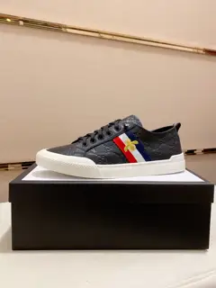 Gucci half-slip counters are on sale at the same time