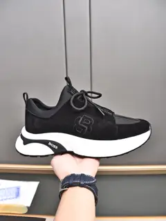 BOSS men’s casual sports shoes. The upper