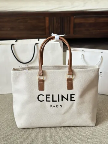 Celine Triomphe