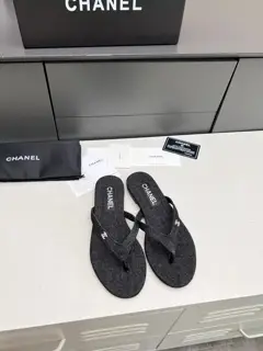 Chanel leather flip-flops I am really moved by this shoe when it is first released I like