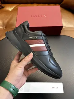 Bally men’s lace-up sneakers Demyl belong to Bally’s new running style series. It is a