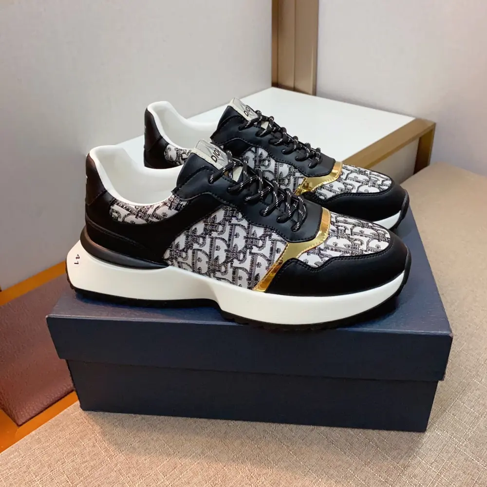 Dior sports casual shoes. The upper