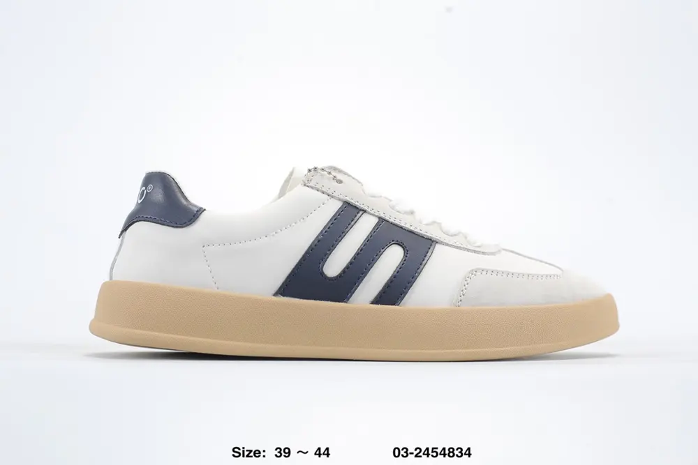 ECCO versatile casual sneakers