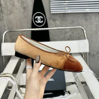 Chanel ballet flats are a timeless luxury classic~Material: imported mixed