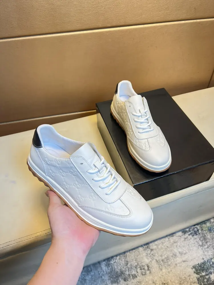 Gucci casual loafers original leather Pig lining (no fading and foot rubbing) sole: