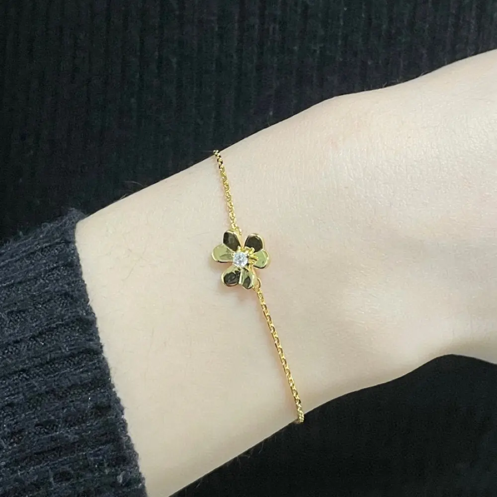 Van Cleef & Arpels Mini Polished Gold Clover Bracelet