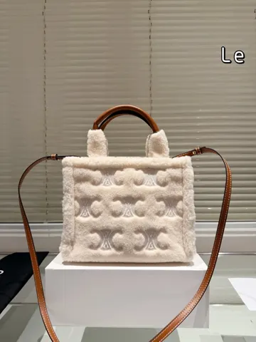 Celine Triomphe