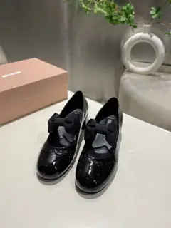 Miu Miu Miu 2025 early spring new British style carved Mary Jane shoes