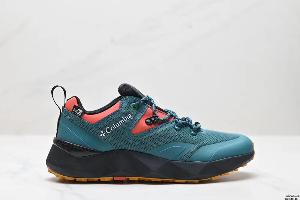 New autumn and winter Columbia men’s outdoor waterproof sports hiking shoes. The entire