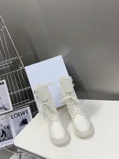 Dior autumn and winter new Martin boots. Original dismantling and development of perfect