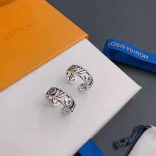 Louis Vuitton ring
