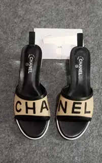 Chanel flip flops CHANEL original transparent crystal heel Full sheepskin surface