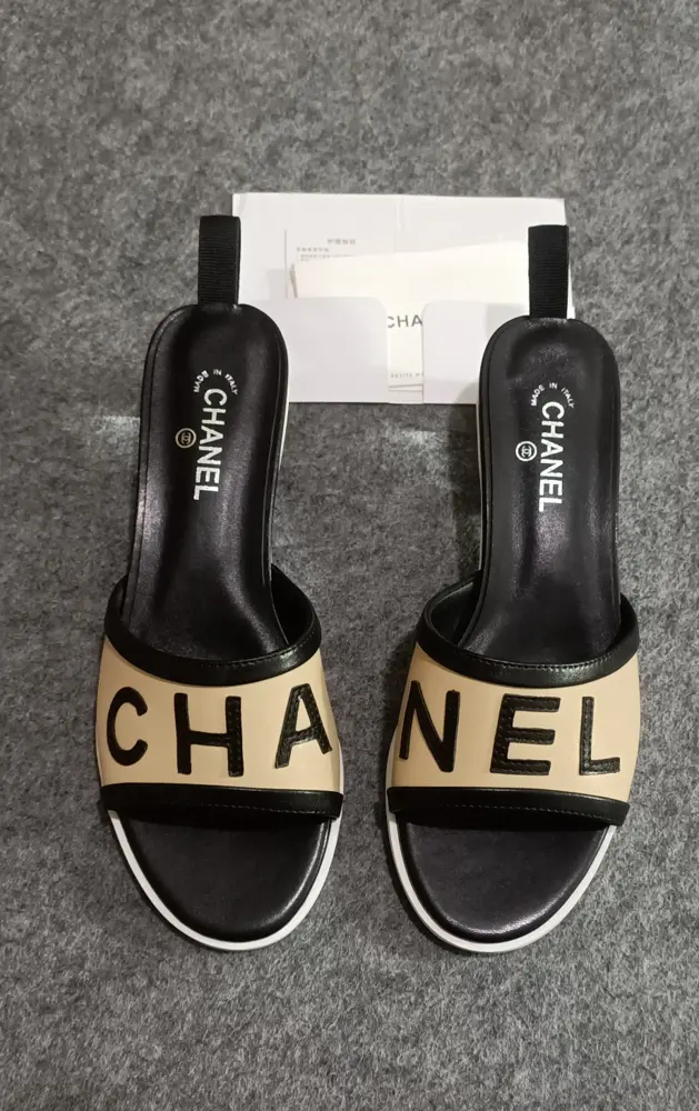 Chanel flip flops CHANEL original transparent crystal heel Full sheepskin surface
