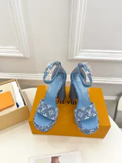 Louis Vuitton V-shaped high-heeled platform sandals