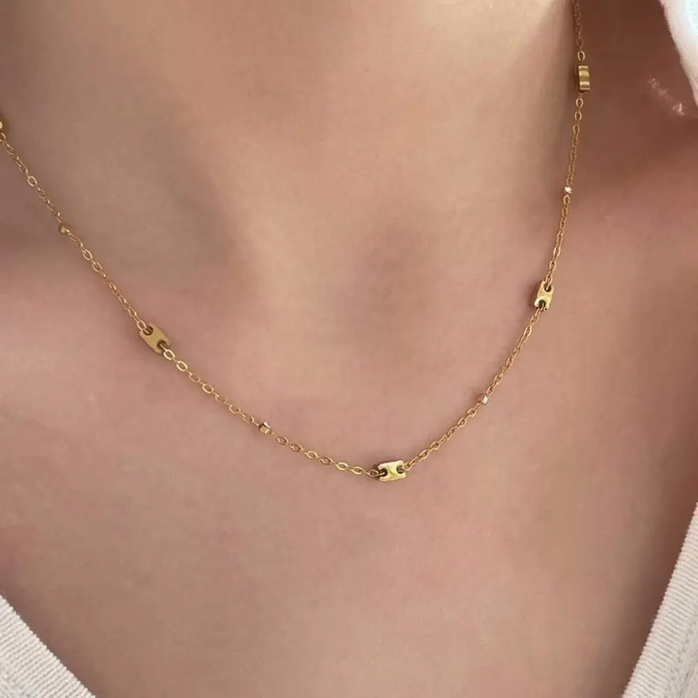Celine Arc de Triomphe with small diamonds small necklace
