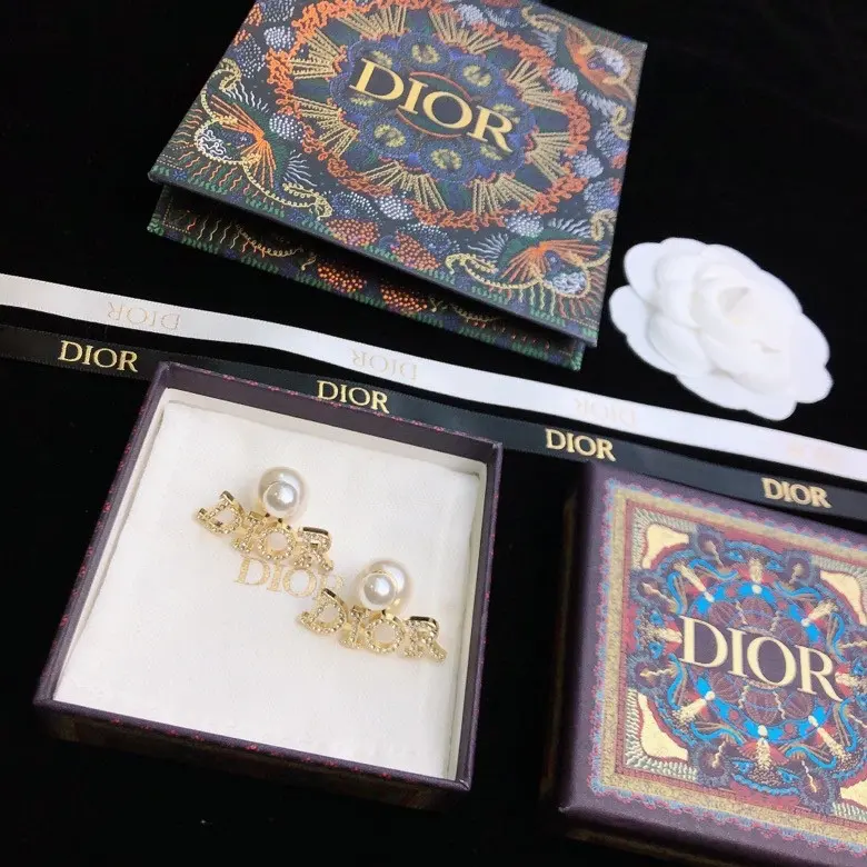 New DIOR letter earrings The same brass material as the counter