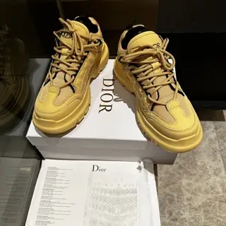 The C ‘ est Dior sneaker is a bold and stylish statement. Carefully crafted