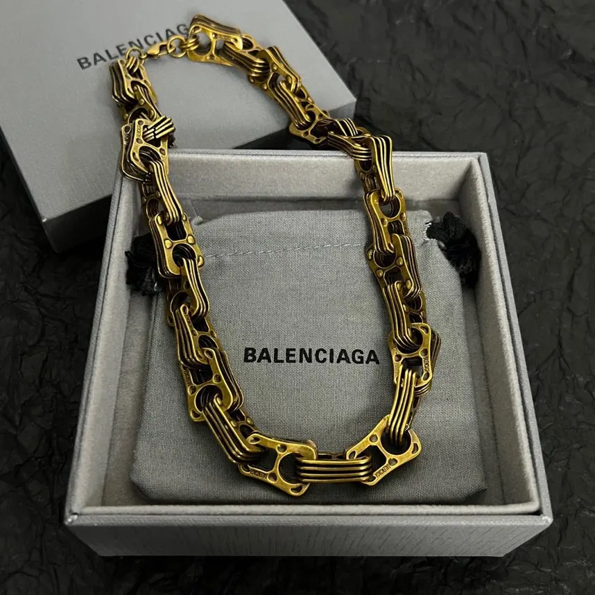 Balenciaga pull necklace