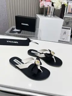 Chanel flip flops original hardware diamond buckle Shoes