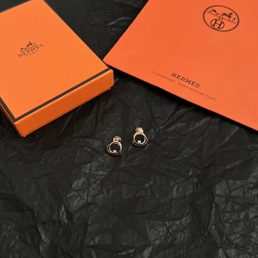 Hermes Heart Rose Gold Earrings The hottest new product on the internet