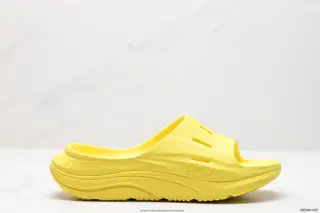 HOKA ONE ORA Recovery Slide 3 sports slippers