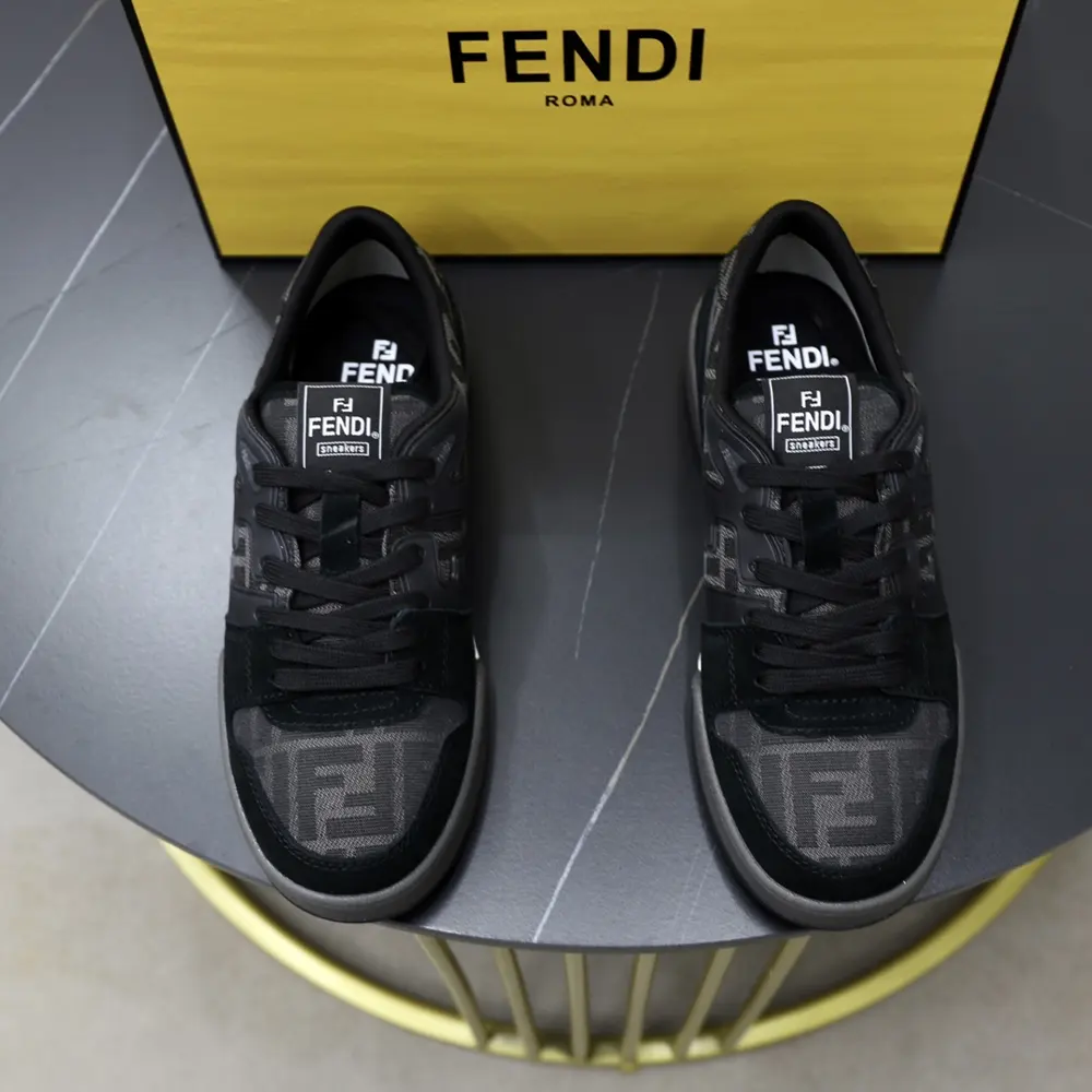 Fendi casual sneakers