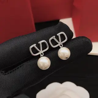Valentino earrings with pearls and silver