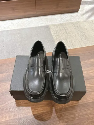 Dolce & Gabbana boutique casual leather shoes