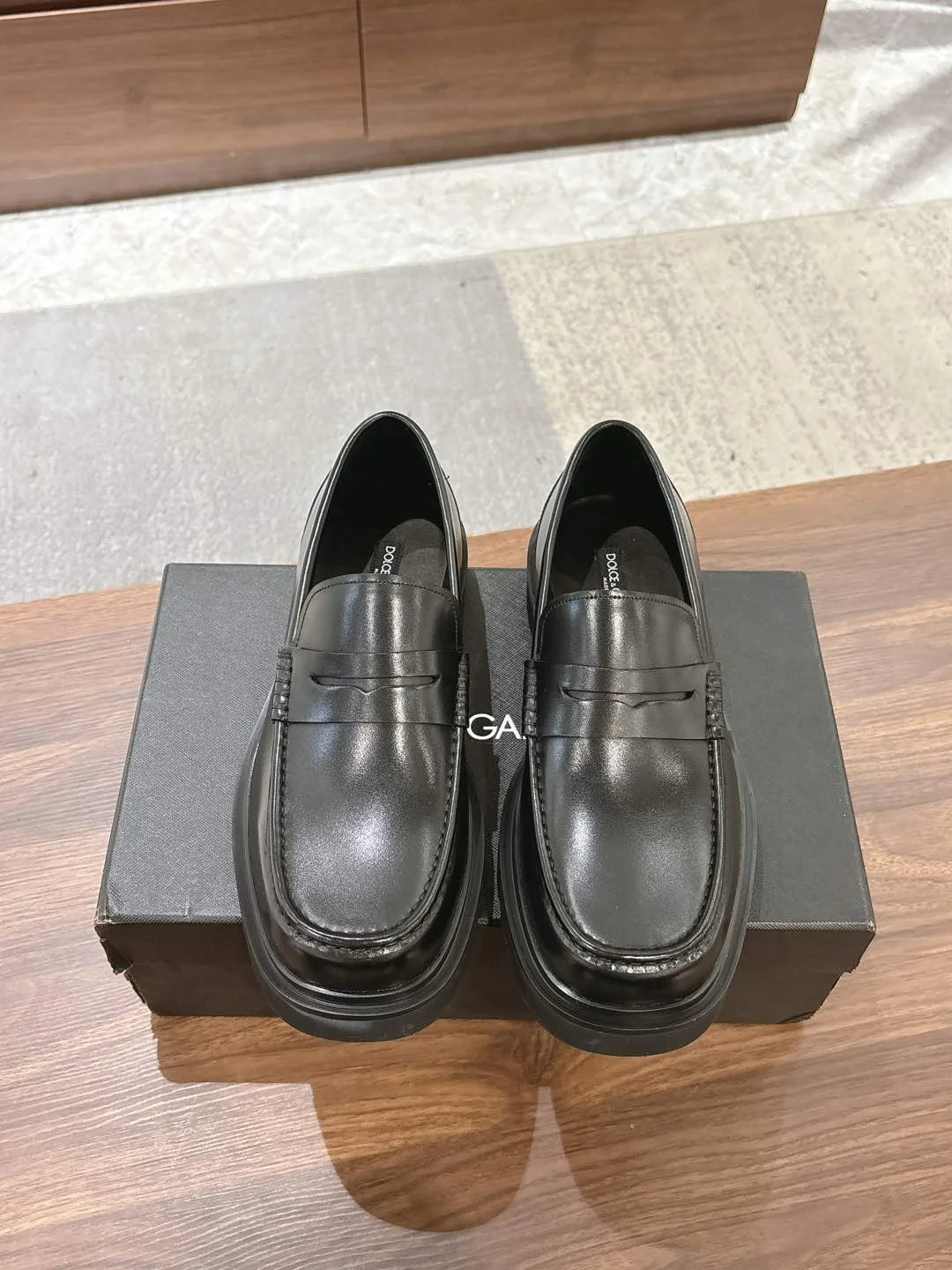 Dolce & Gabbana boutique casual leather shoes