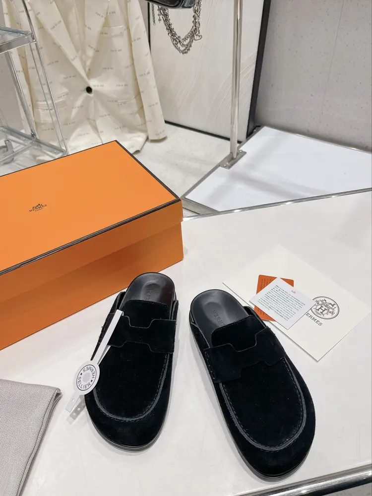 Hermes Muller half-slip closed-toe Birkenstock slippers. The fat head is ugly and cute. You
