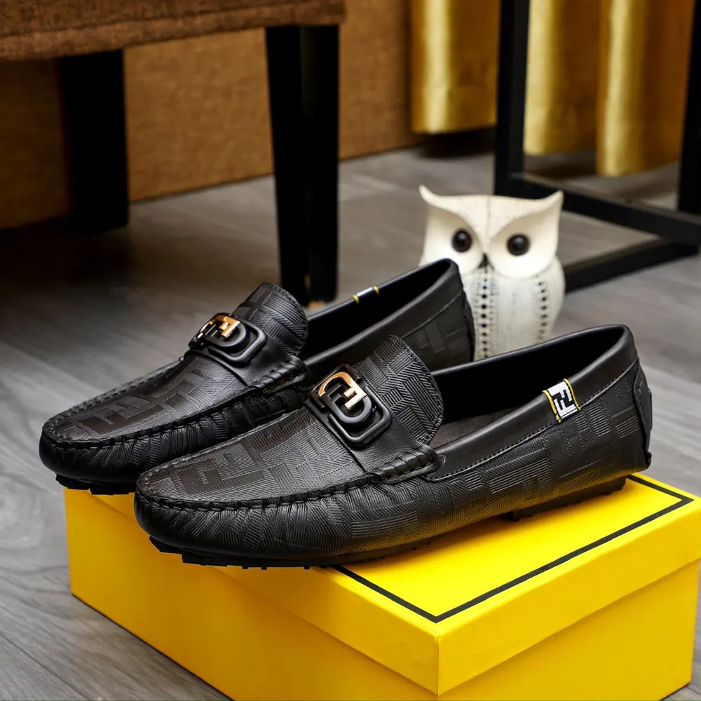 FENDI’s latest men’s casual slip-on shoes Classic series not to be missed The