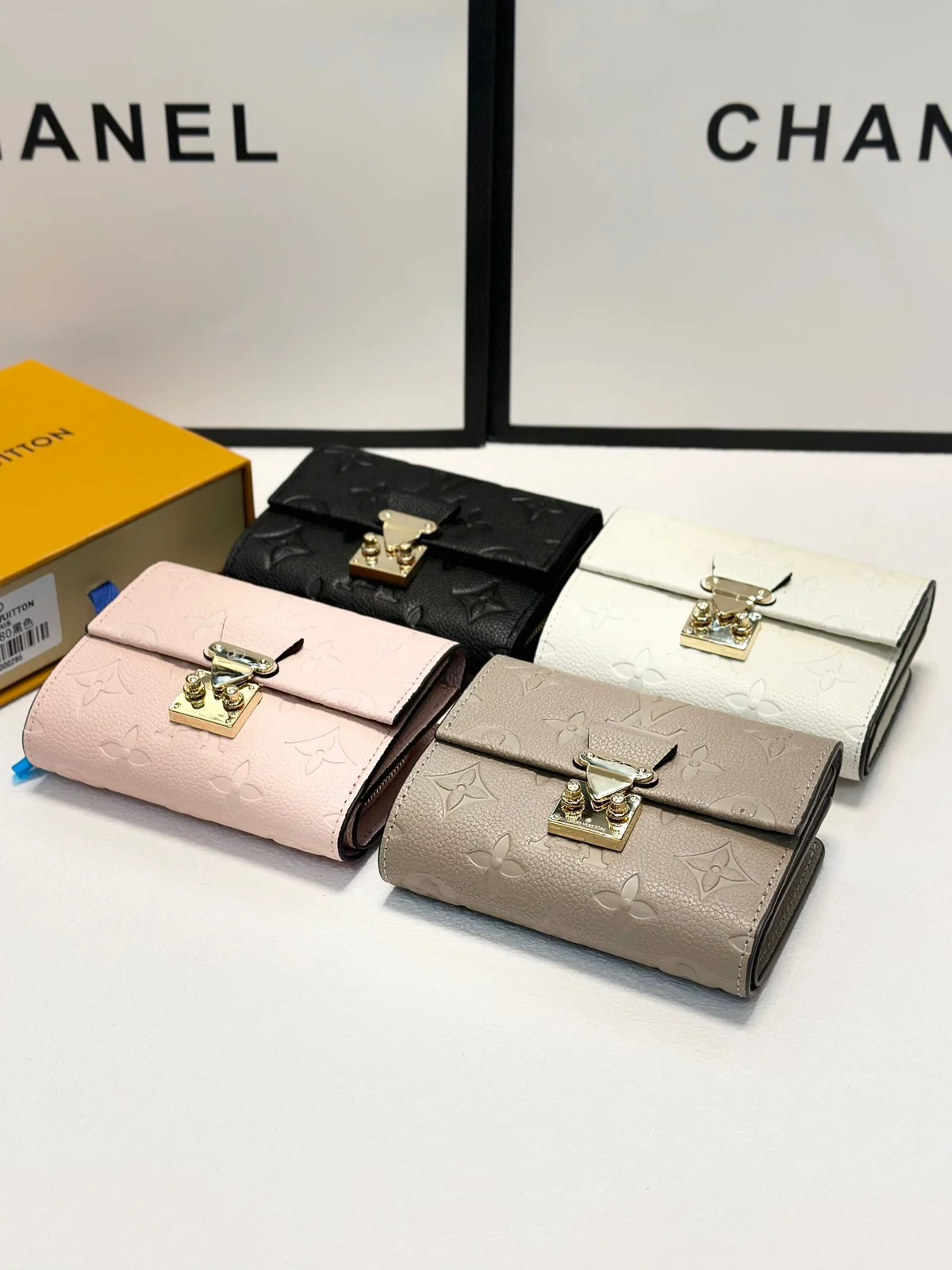 Louis Vuitton Card Holder