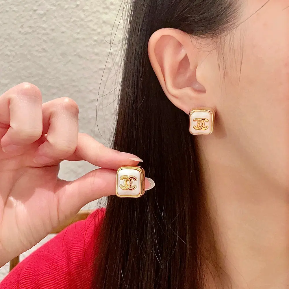 Chanel second-hand earrings