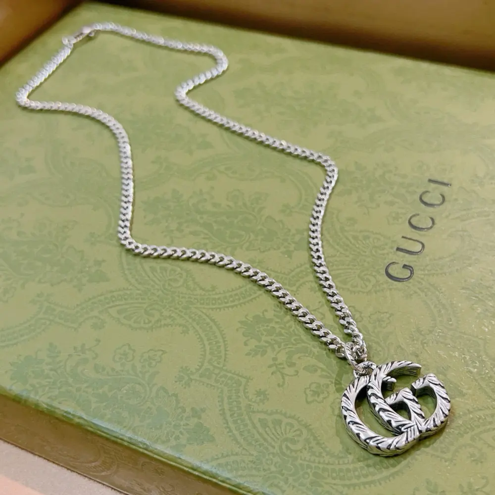 GucciThe latest Gucci necklace with a higher grade chain