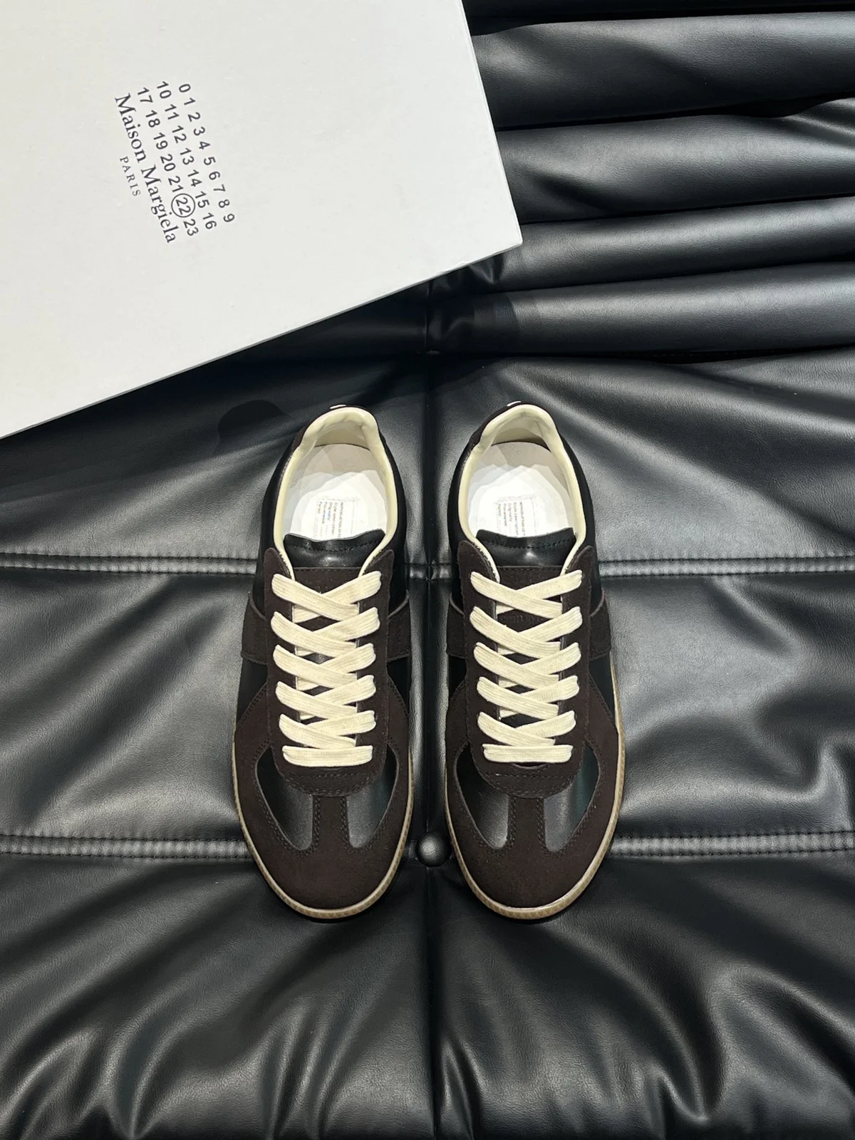 Maison Margiela MM6 Retro Derby Shoes This replica is a leather-stitched Derby shoe. The
