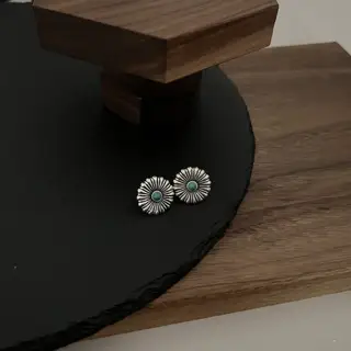 Gucci Interlocking G Flower Emerald Earrings