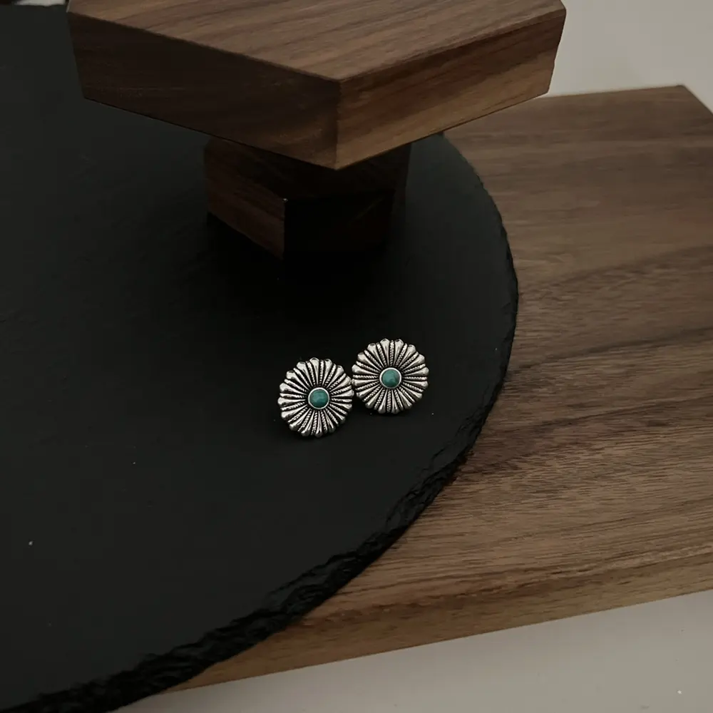 Gucci Interlocking G Flower Emerald Earrings