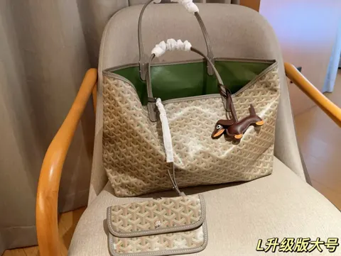 Goyard Tote