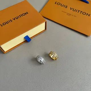 Louis Vuitton ring
