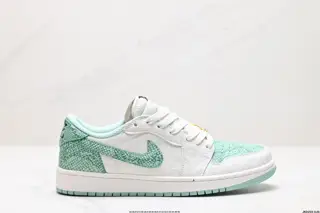 Nike Air Jordan 1 Low SE Sneakers HF3144-100
