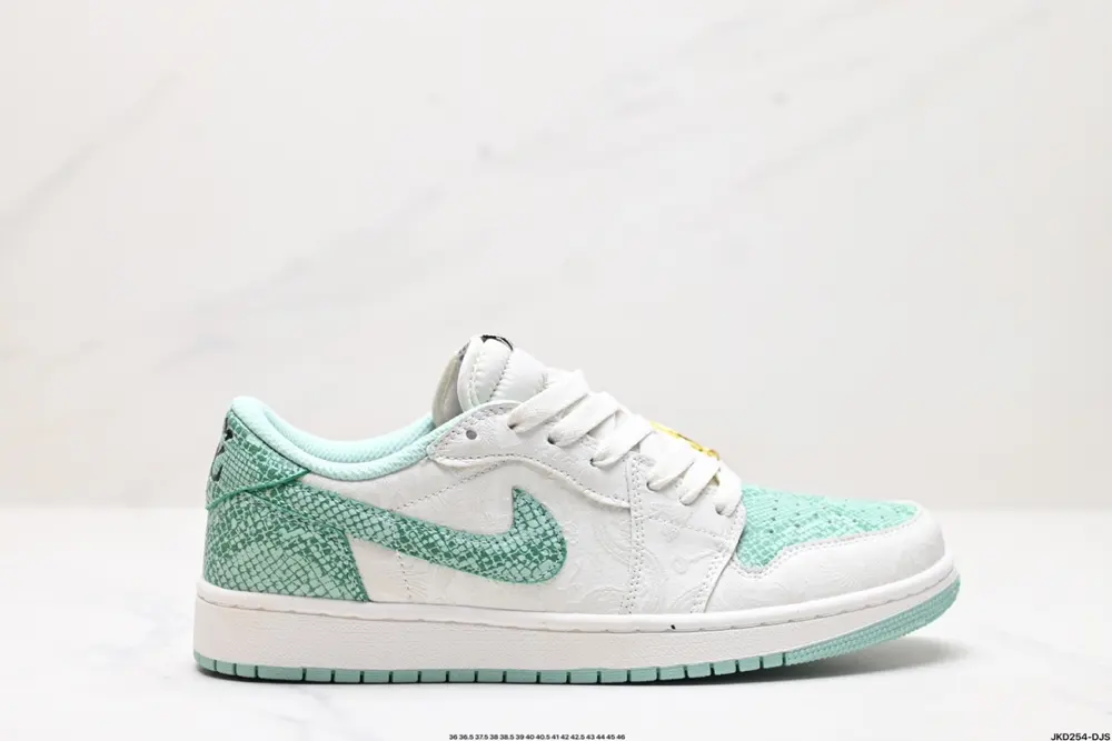 Nike Air Jordan 1 Low SE Sneakers HF3144-100