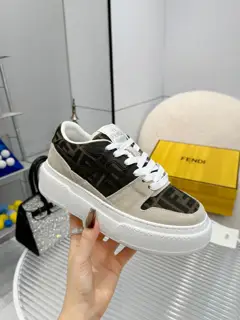 Fendi thick-soled height-enhancing white shoes