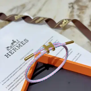 Hermès bracelet Bracelets are a real test of the craftsmanship of the craftsman. To ensure