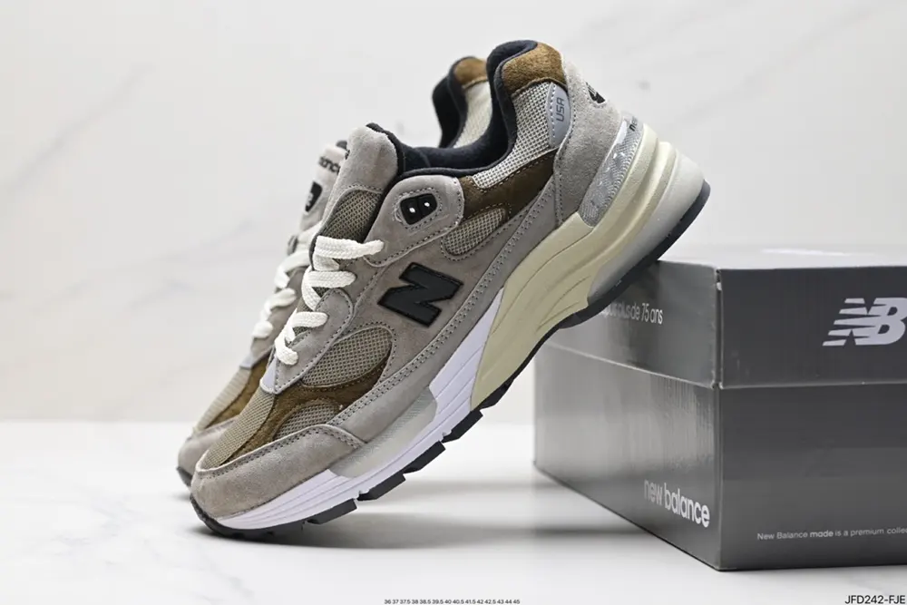 New Balance Jound × New Balance 992 Retro style upper M992J2