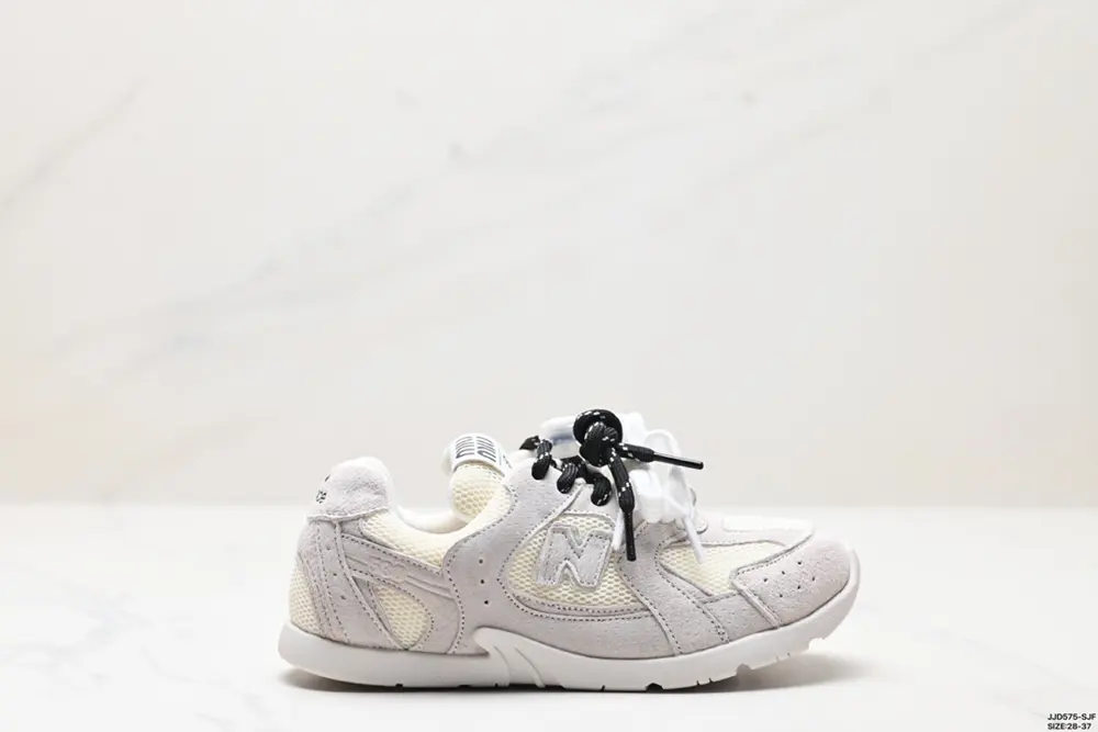New Balance Children’s shoes Maillard color matching creates a new cross-border cooperation