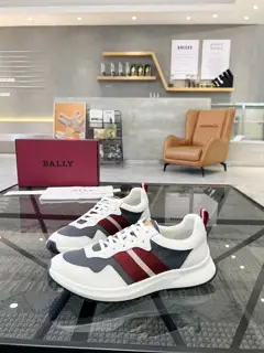 BALLY casual sports shoes series are coming to the counter at the same time