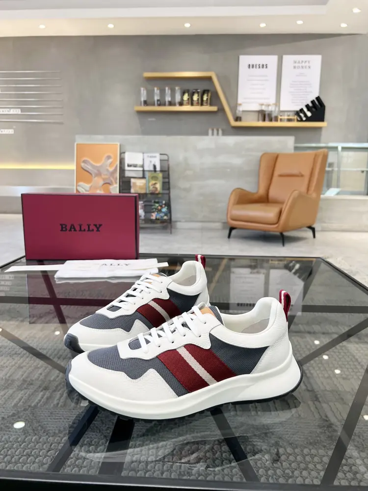 BALLY casual sports shoes series are coming to the counter at the same time