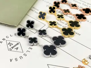 Van Cleef & Arpels Sweet series three-flower four-leaf clover earrings